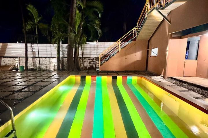 Pool 24 of 43
