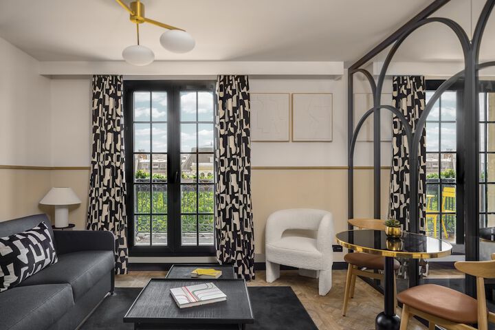 Room 43 of 78