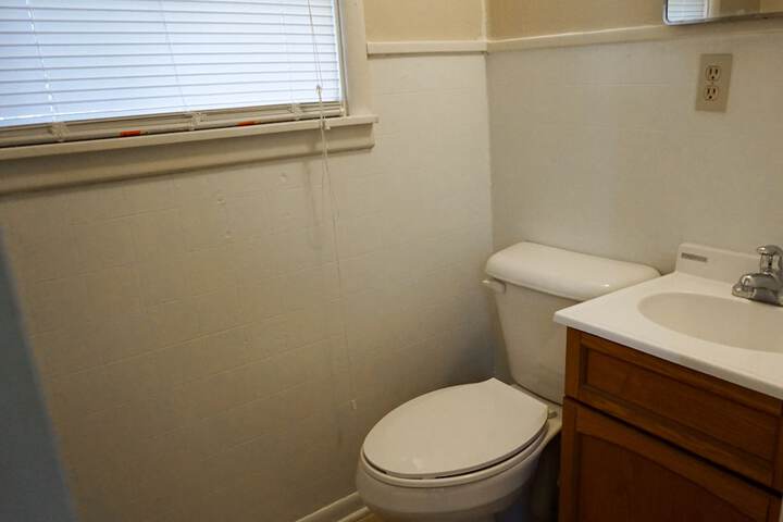 Room 21 of 34