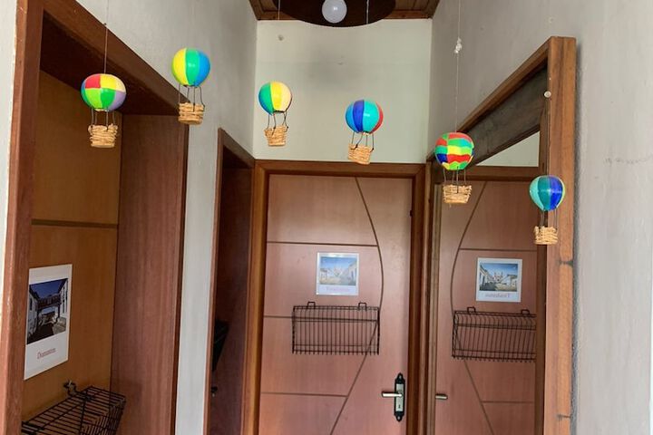 Room 3 of 76