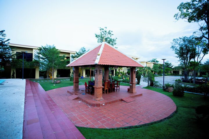 Hotel 47 of 48