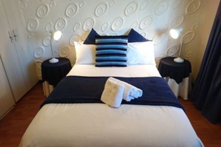 Room 5 of 17