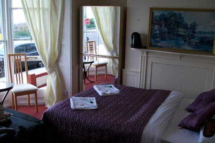 Room 3 of 5