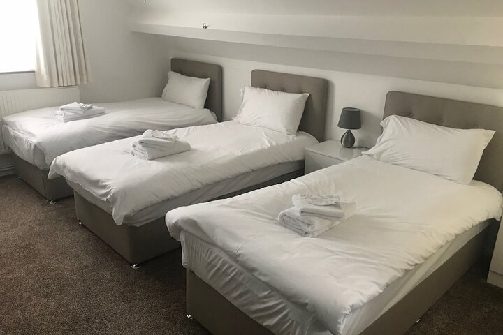 Room 27 of 73