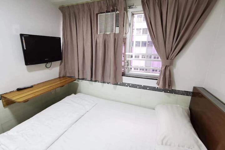 Room 43 of 58