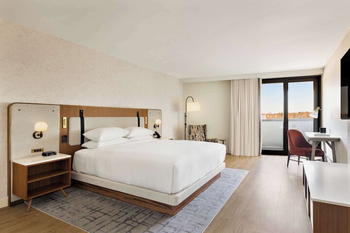 Room 9 of 52