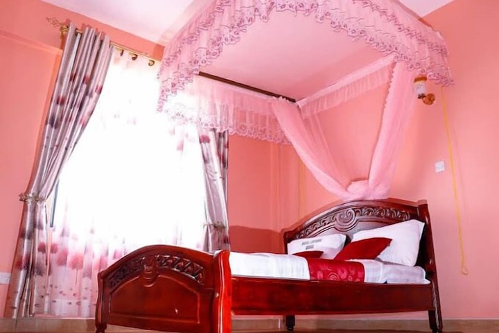 Room 10 of 30