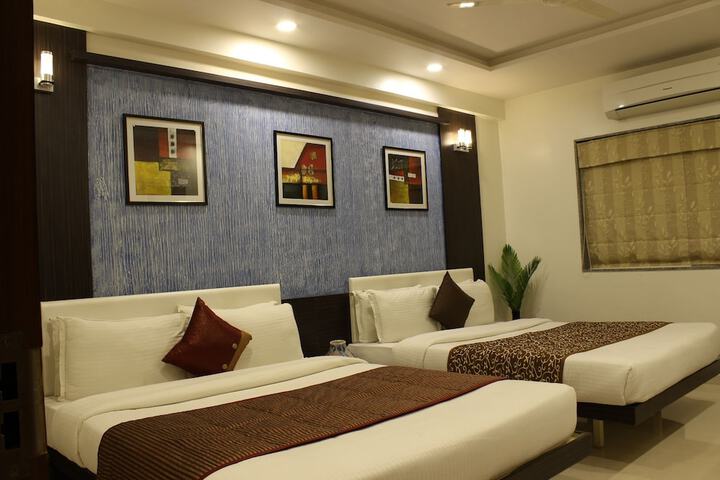 Room 15 of 36