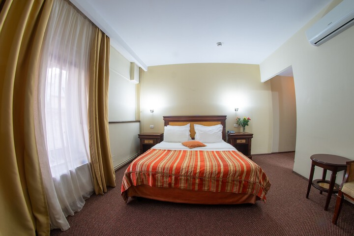 Room 3 of 50