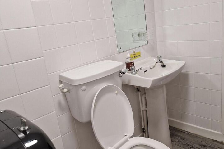 Room 9 of 22