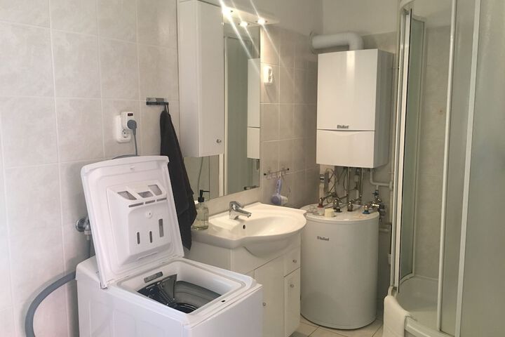 Room 16 of 20