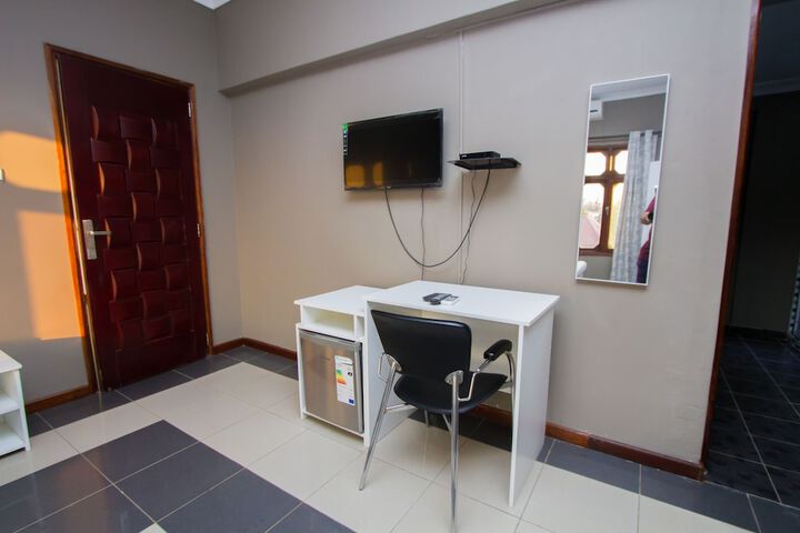 Room 18 of 27