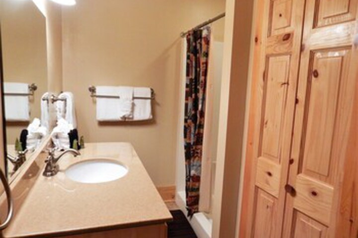 Room 21 of 114