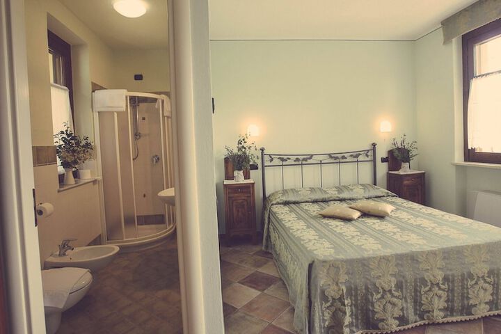 Room 7 of 61
