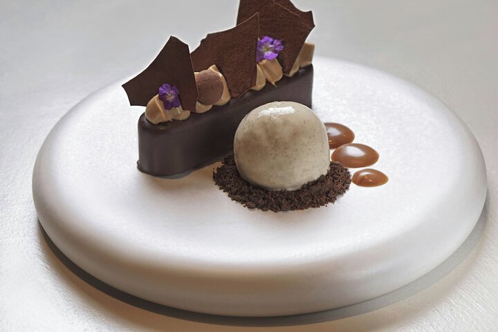 Dining 52 of 99