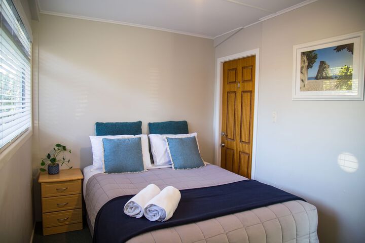 Room 4 of 65