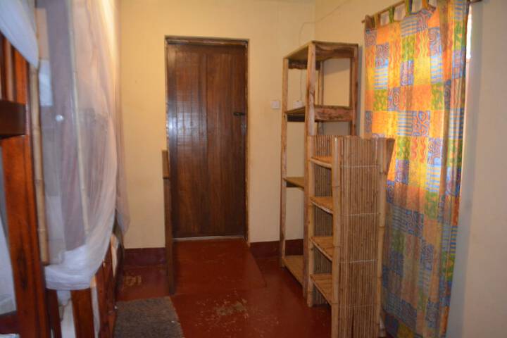 Room 7 of 25