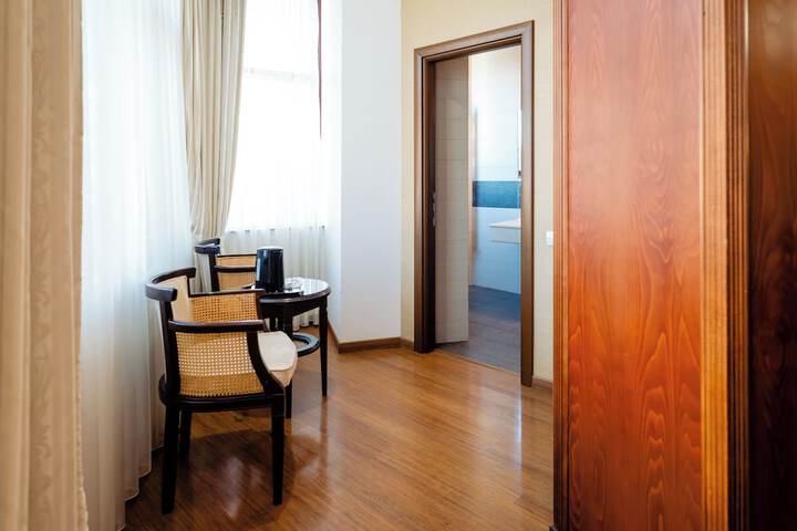Room 73 of 169