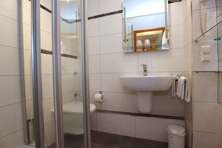 Room 40 of 95