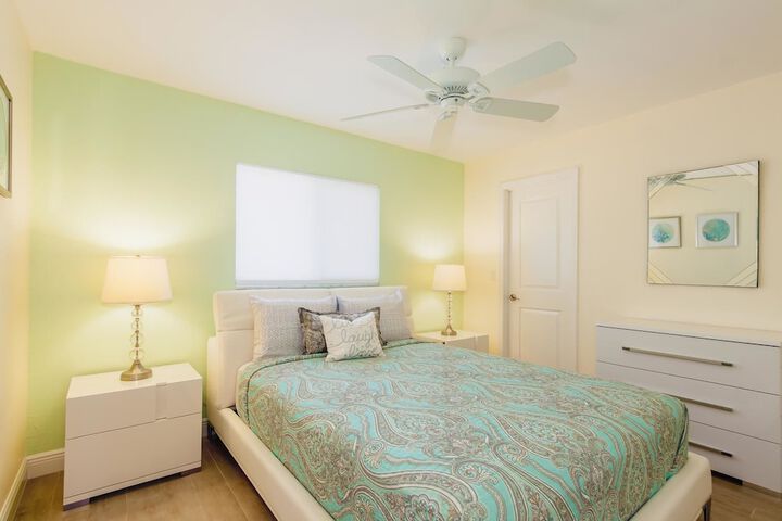 Room 26 of 192