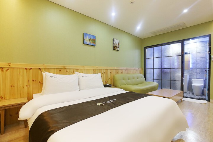 Room 19 of 39