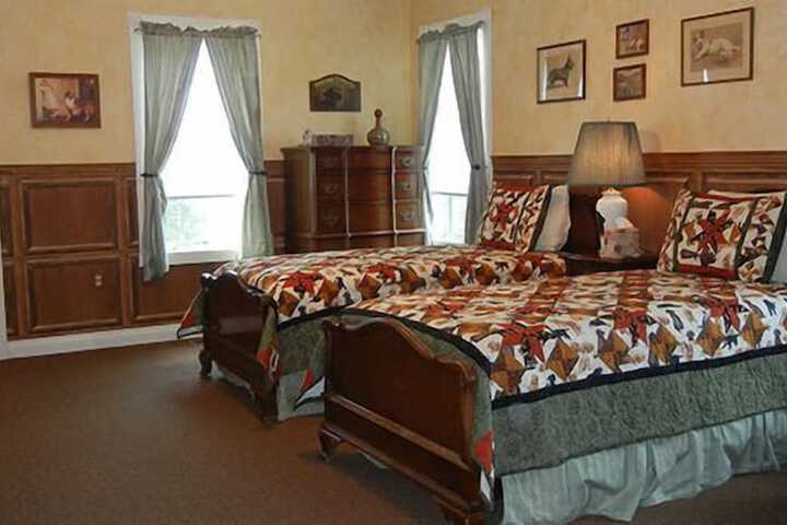 Room 5 of 16