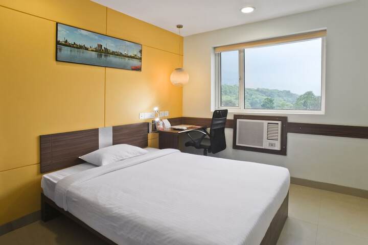 Room 9 of 30