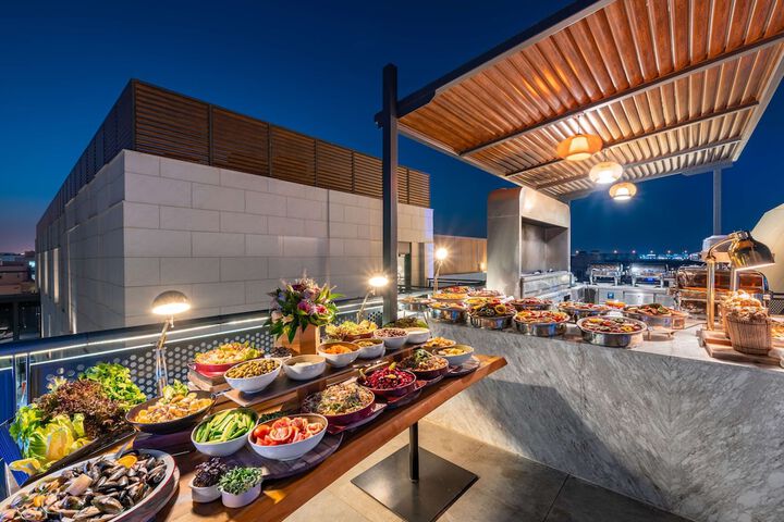 Dining 95 of 136