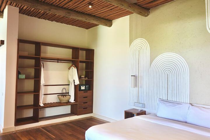 Room 4 of 21
