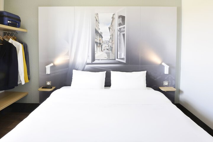 Room 10 of 38