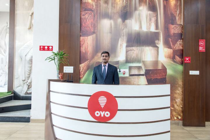 OYO 10893 HOTEL DIVINE INN