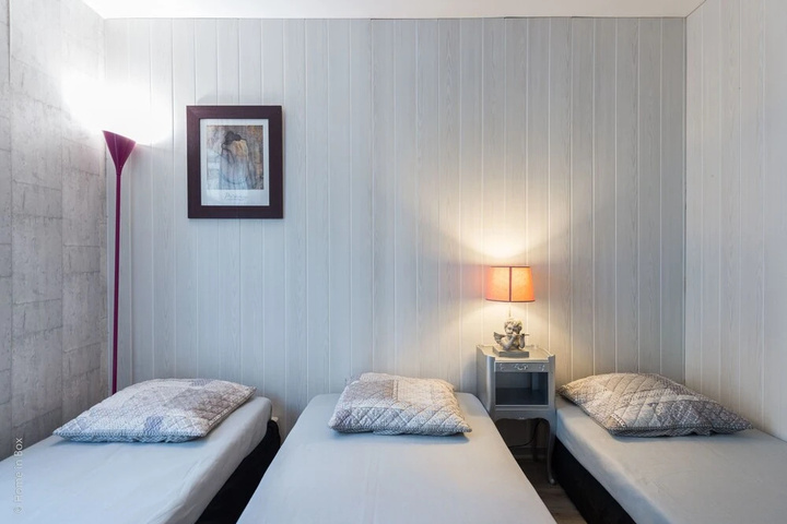 Room 2 of 15