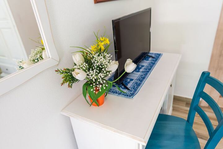 Room 4 of 55