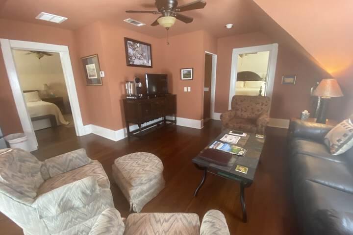 Room 10 of 27