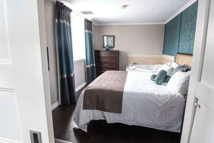 Room 17 of 46