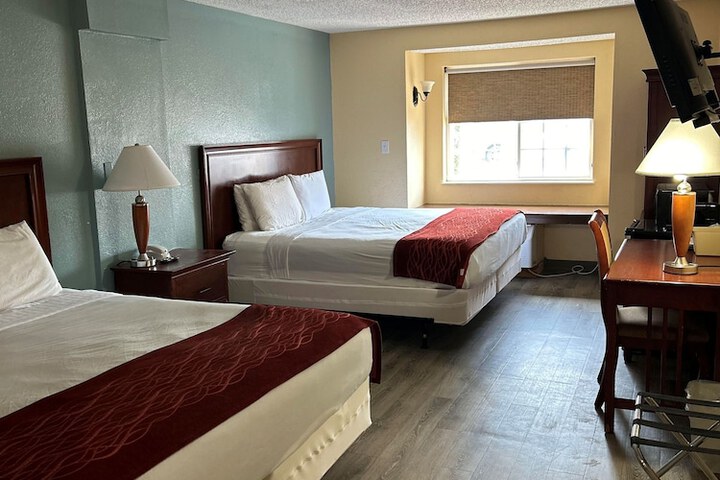 Room 10 of 35