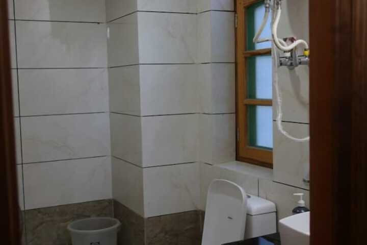 Room 17 of 25