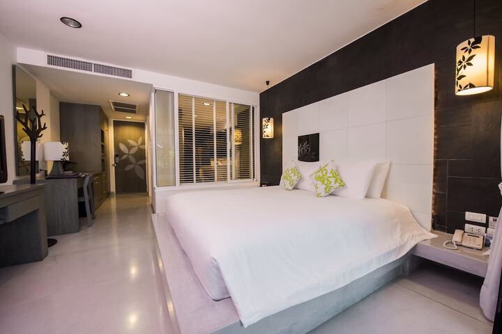 Room 9 of 75