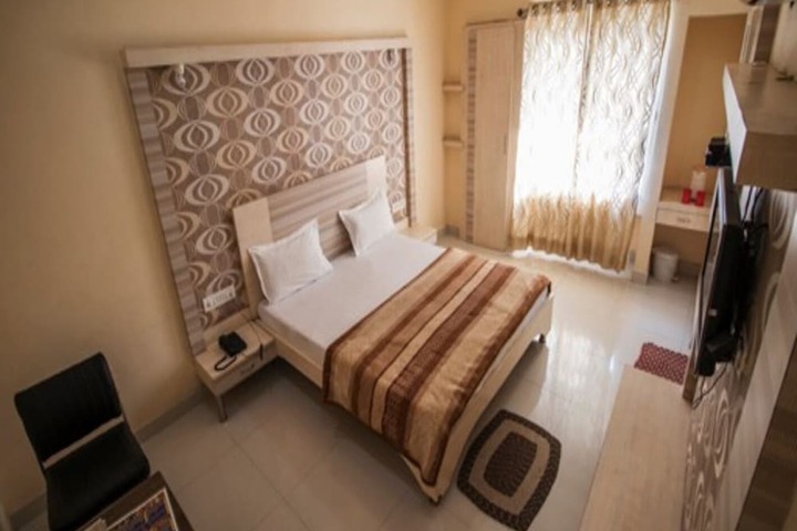 Room 17 of 27