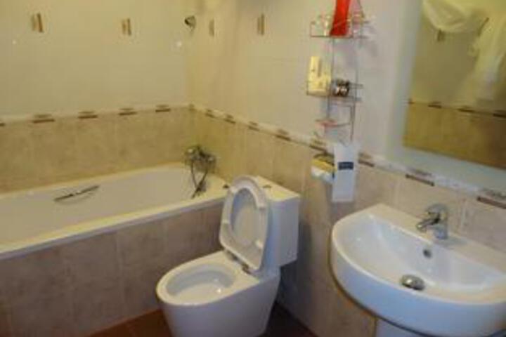 Room 2 of 20
