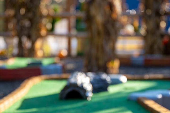Mini-golf