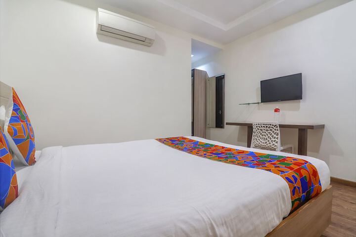 Room 15 of 27