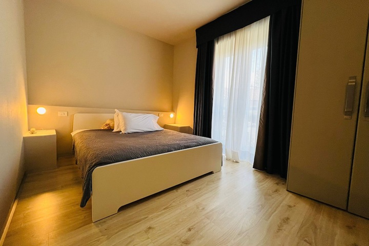 Room 5 of 64