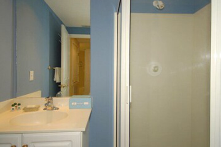 Room 3 of 32