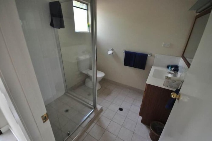 Room 9 of 26