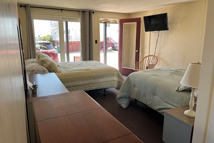 Room 32 of 93