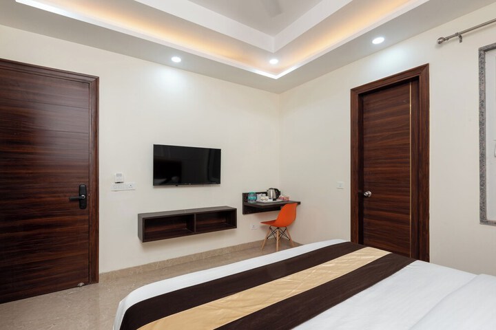 Room 14 of 40