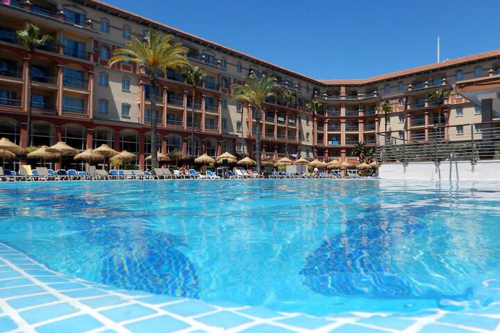 Pools & Facilities