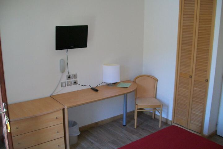 Room 4 of 31