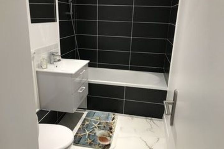 Room 2 of 17